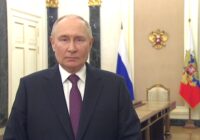 Владимир Путин поздравил выпускников с окончанием школы