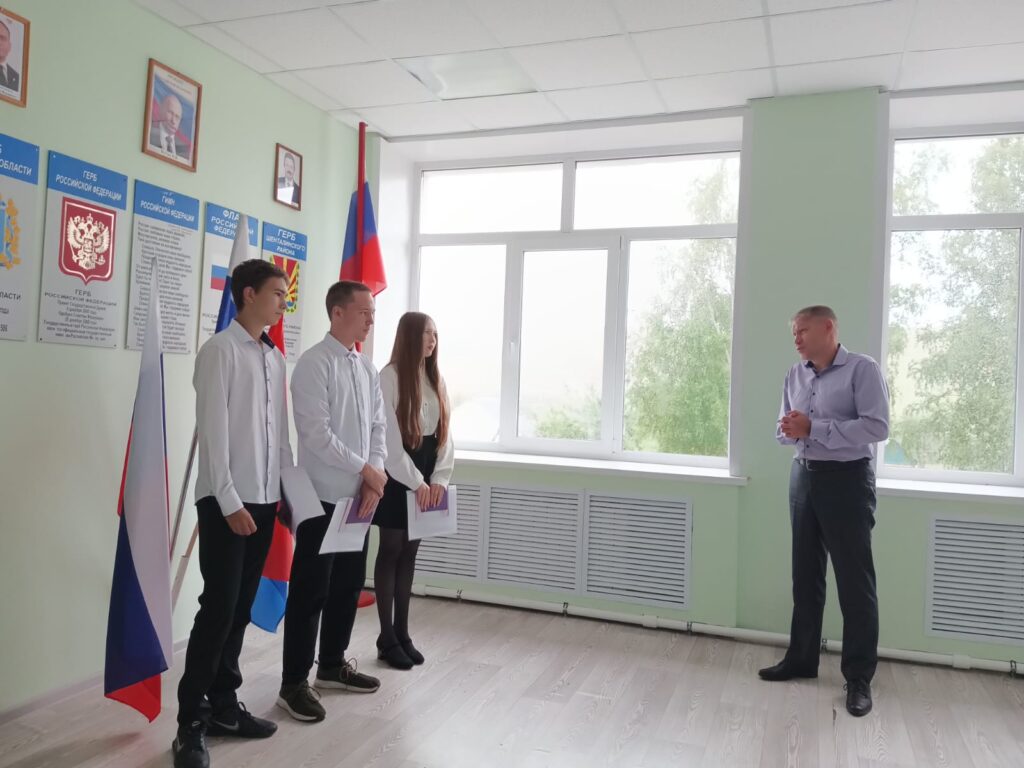 Торжественная церемония вручения аттестатов выпускникам 9 класса 2025г.